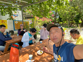 木陰の甘味処にて